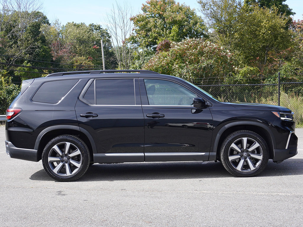 Used 2024 Honda Pilot Touring image 19