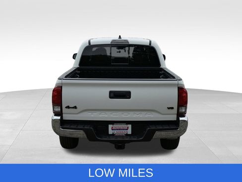 Used 2023 Toyota Tacoma SR5 AWD/4WD image 11