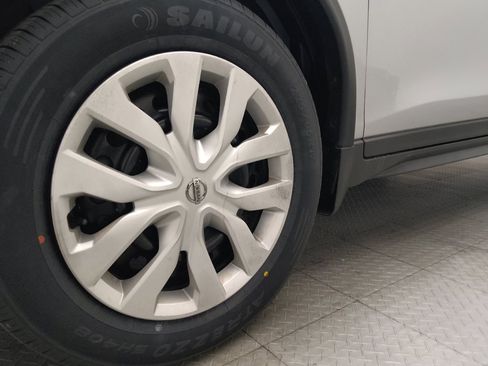 Used 2019 Nissan Rogue S AWD/4WD image 31