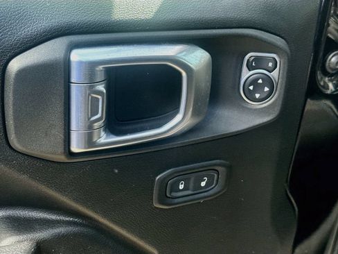 Certified 2022 Jeep Wrangler Unlimited Rubicon 4xe w/ Cold Weather Group AWD/4WD image 19