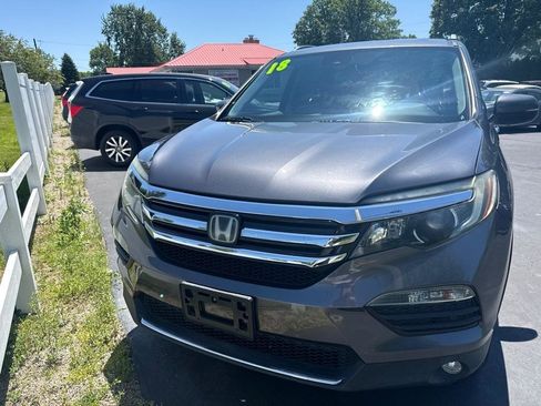Used 2018 Honda Pilot Touring image 2