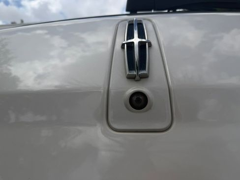 Used 2015 Lincoln MKX FWD w/ Equipment Group 102A image 19