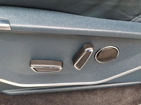 Used 2023 Ford F150 Limited image 17