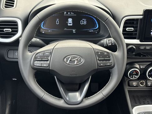 New 2025 Hyundai Venue Limited image 23