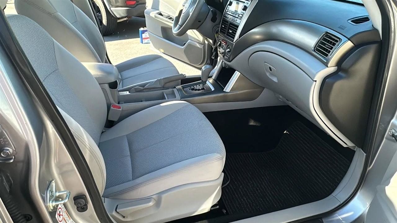 Used 2011 Subaru Forester 2.5X Premium AWD/4WD image 33