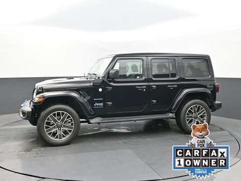 Used 2023 Jeep Wrangler Unlimited Sahara w/ Cold Weather Group image 2