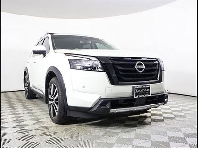 Used 2024 Nissan Pathfinder Platinum w/ Black Appearance Package