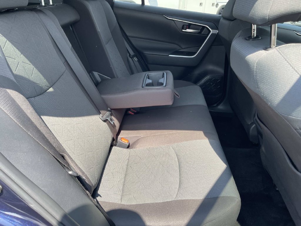 Used 2025 Toyota RAV4 XLE FWD image 20