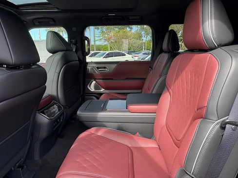 New 2026 INFINITI QX80 Autograph image 11