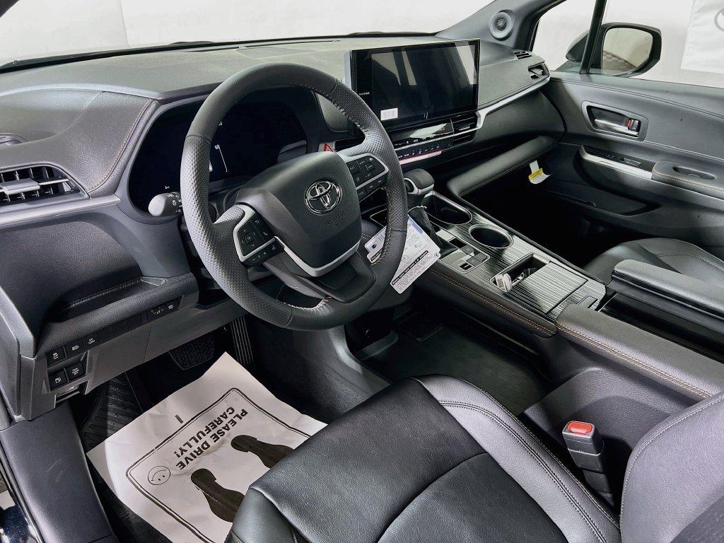 New 2026 Toyota Sienna XLE Woodland Edition AWD/4WD image 9
