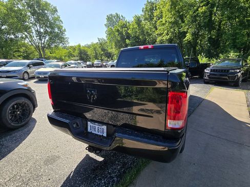 Used 2018 RAM 1500 Express w/ Black Ram 1500 Express Group AWD/4WD image 7