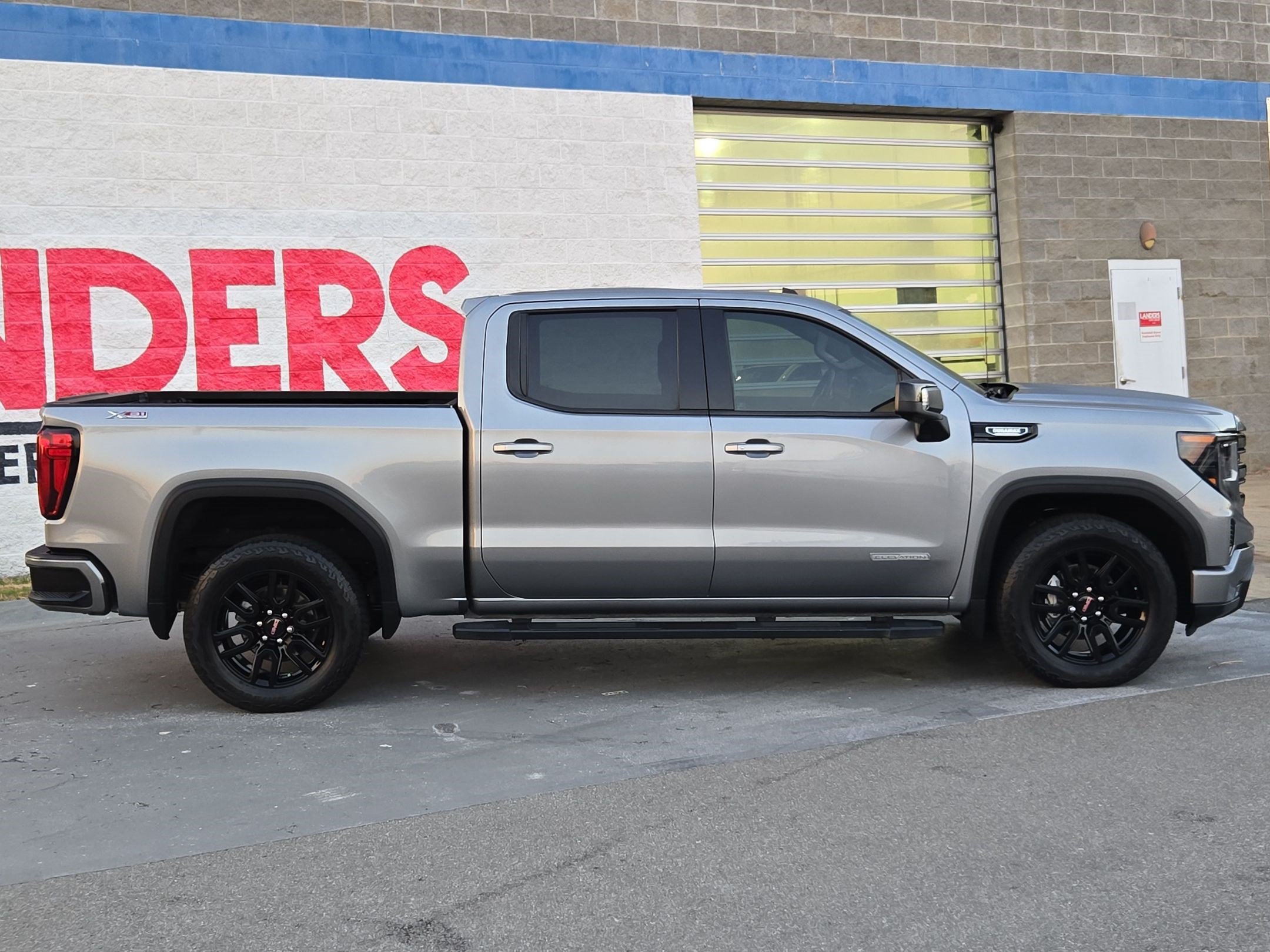 Used 2023 GMC Sierra 1500 Elevation w/ Elevation Premium Package AWD/4WD image 8