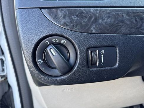 Used 2015 Dodge Grand Caravan SXT w/ UConnect Hands-Free Group image 19