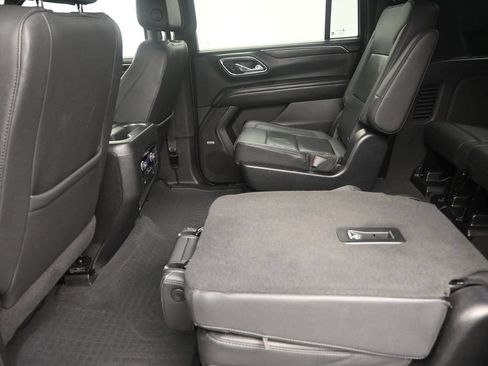 Used 2023 Chevrolet Suburban LT RWD image 14