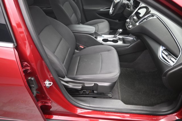 Used 2017 Chevrolet Malibu LT FWD image 11