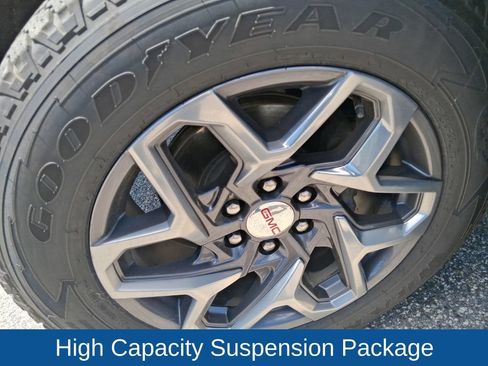 Used 2022 GMC Sierra 1500 SLT w/ SLT Premium Plus Package AWD/4WD image 14