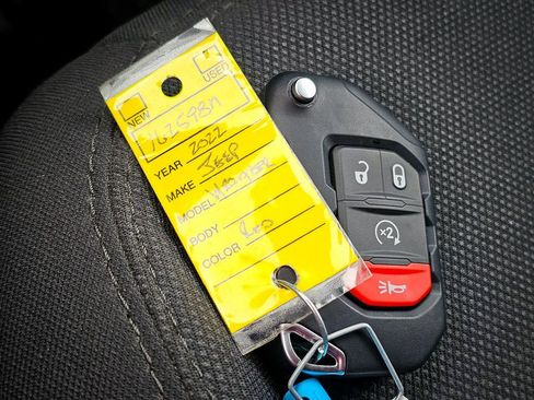 Certified 2022 Jeep Wrangler Willys image 30