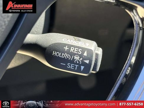 Certified 2022 Toyota C-HR XLE FWD image 23