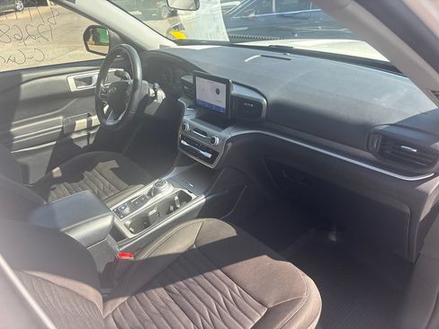 Used 2021 Ford Explorer XLT AWD/4WD image 11