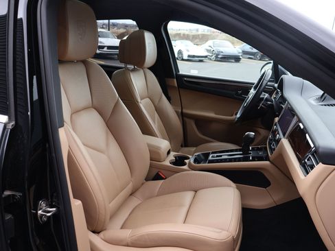Certified 2023 Porsche Macan S image 27