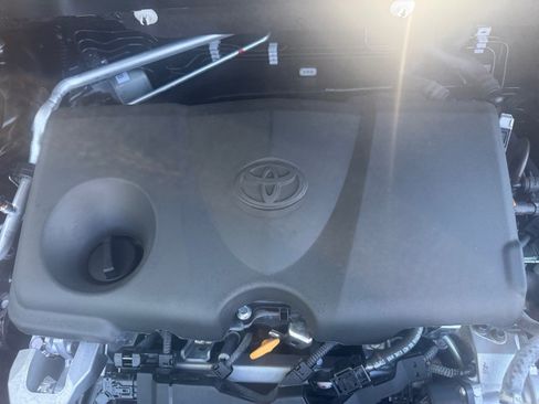Used 2025 Toyota RAV4 Limited w/ Advanced Technology Package AWD/4WD image 21