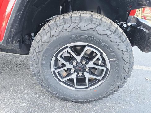 New 2026 Jeep Wrangler Unlimited Rubicon w/ Technology Group image 18