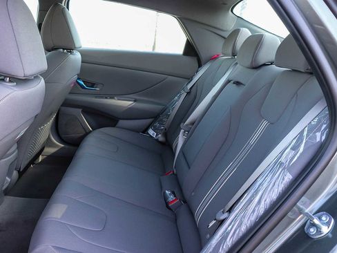 New 2025 Hyundai Elantra SEL image 20