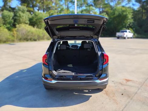 Used 2024 GMC Terrain SLT image 5