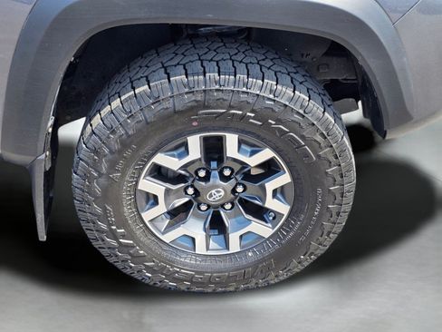 Used 2016 Toyota Tacoma TRD Off-Road AWD/4WD image 29