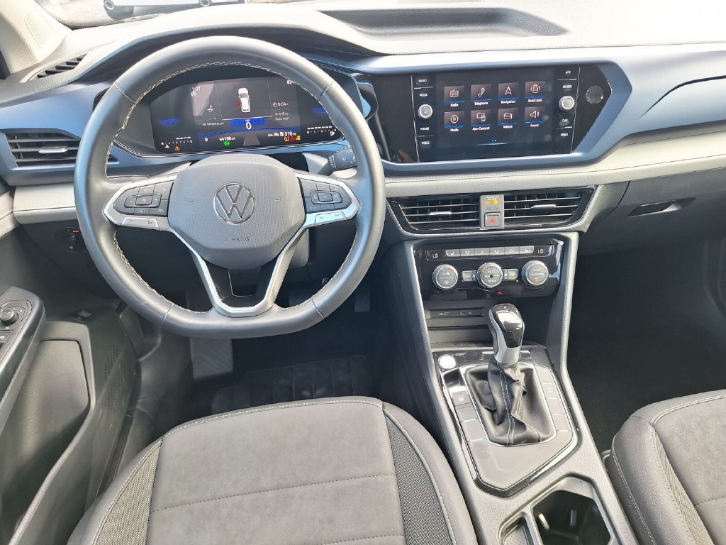 Used 2024 Volkswagen Taos SE FWD image 9