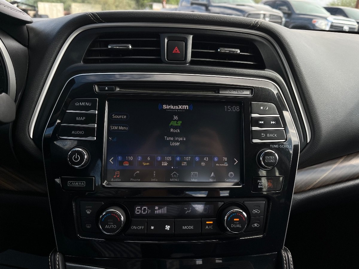 Used 2017 Nissan Maxima Platinum FWD image 13