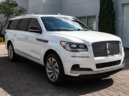 Used 2023 Lincoln Navigator L Reserve AWD/4WD image 12