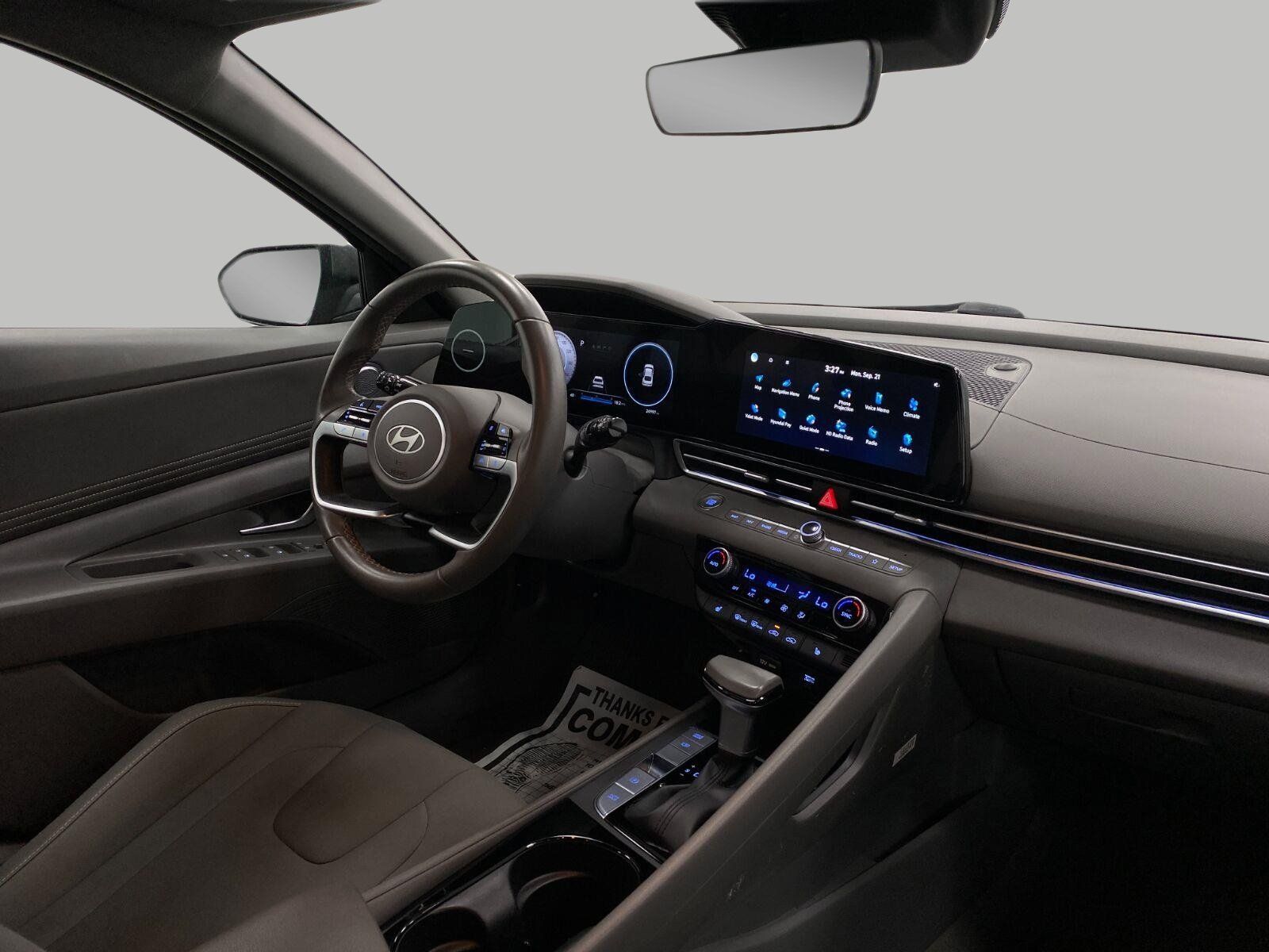 Used 2025 Hyundai Elantra SEL FWD image 19