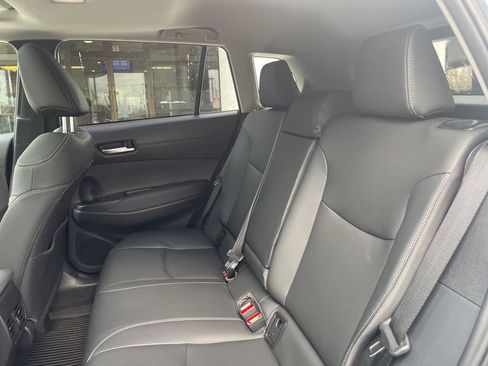 Used 2025 Toyota Corolla Cross XLE w/ Convenience Package image 14