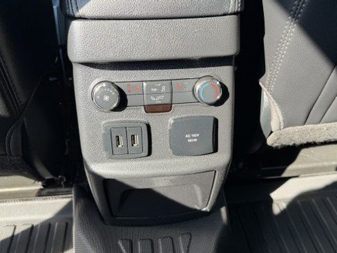 Used 2019 Ford Explorer Limited w/ Class III Trailer Tow Package FWD image 6