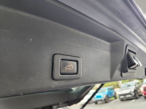 Used 2019 Subaru Ascent Limited image 38