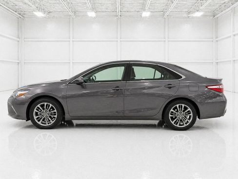 Used 2015 Toyota Camry SE FWD image 9