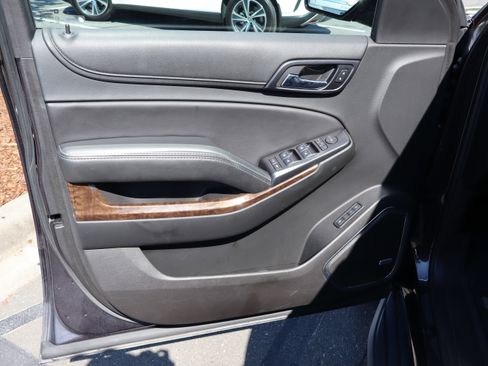 Used 2018 Chevrolet Tahoe LT w/ Luxury Package AWD/4WD image 17
