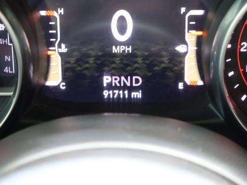 Used 2022 Jeep Wrangler Unlimited Rubicon w/ Cold Weather Group AWD/4WD image 30