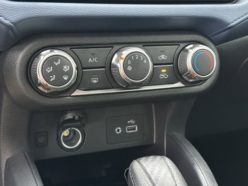 New 2025 Nissan Versa SV w/ Trunk Package image 30