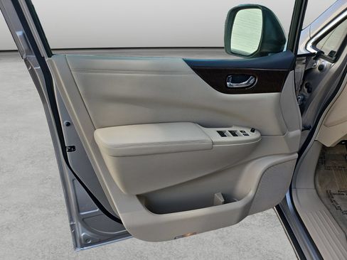 Used 2012 Nissan Quest S FWD image 31