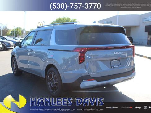 New 2026 Kia Carnival EX image 9