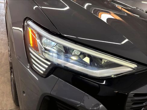 Certified 2024 Audi Q8 e-tron Premium Plus AWD/4WD image 29