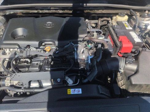 Used 2018 Toyota Camry SE image 25