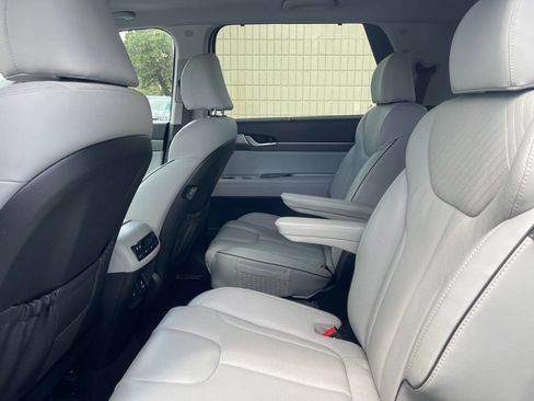 Used 2024 Hyundai Palisade SEL w/ Premium Package AWD/4WD image 14