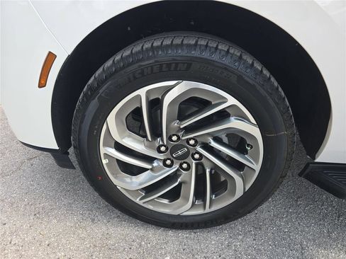 New 2026 Lincoln Navigator Premiere AWD/4WD image 25