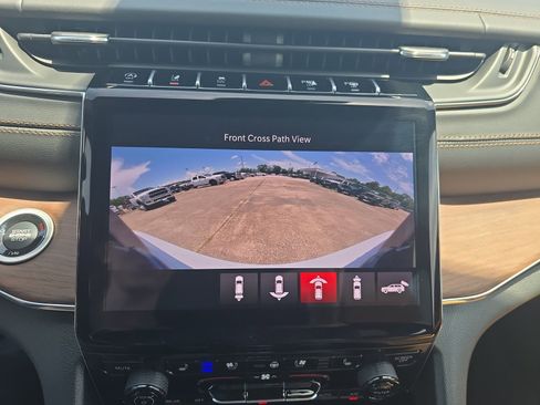 New 2025 Jeep Grand Cherokee L Summit w/ Obsidian Package image 29