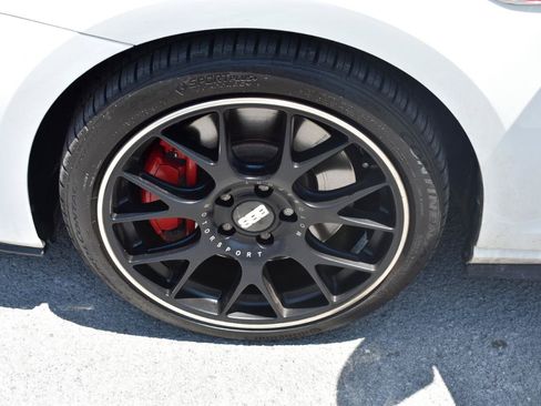Used 2017 Volkswagen GTI SE FWD image 28