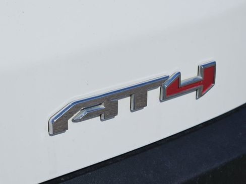 Used 2022 GMC Acadia AT4 w/ Technology Package image 8