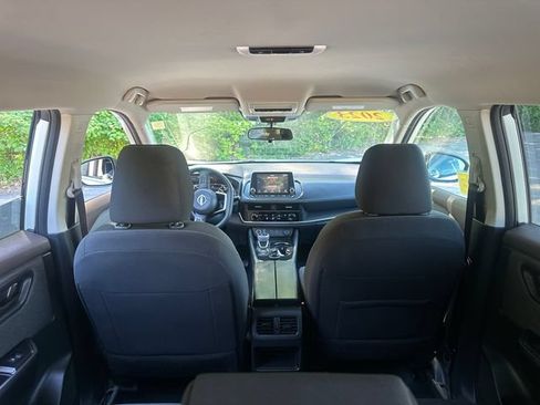 Used 2023 Nissan Rogue S AWD/4WD image 14
